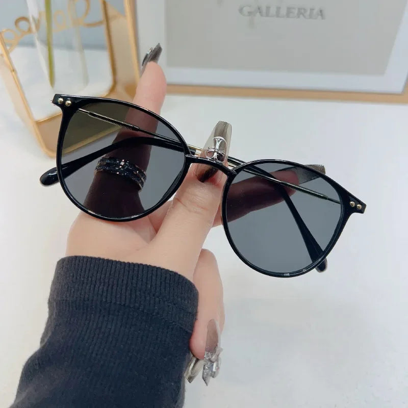 Luxury Round Vintage Sunglasses - Front View